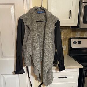 Simply Vera Vera Wang Gray Knit Draped Cardigan with Black Sleeves